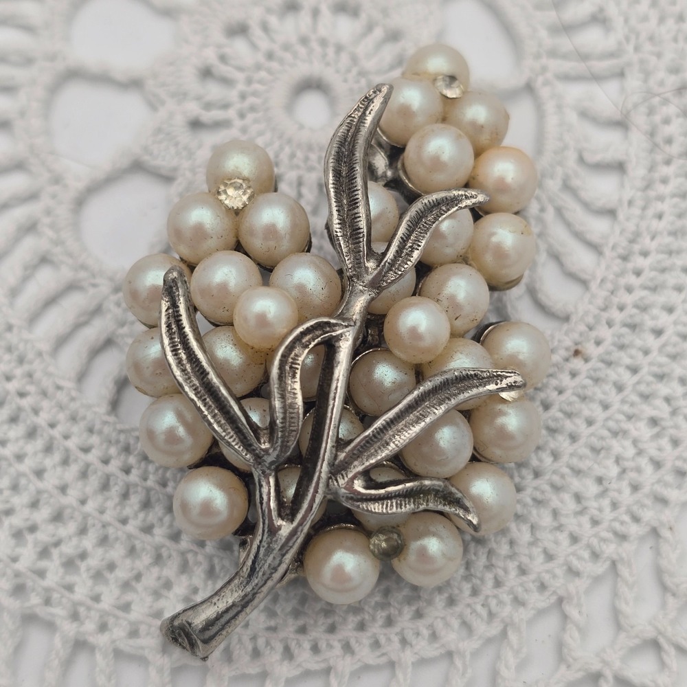 Vintage Silver Tone Faux Pearl Rhinestone Brooch Leaf Shape